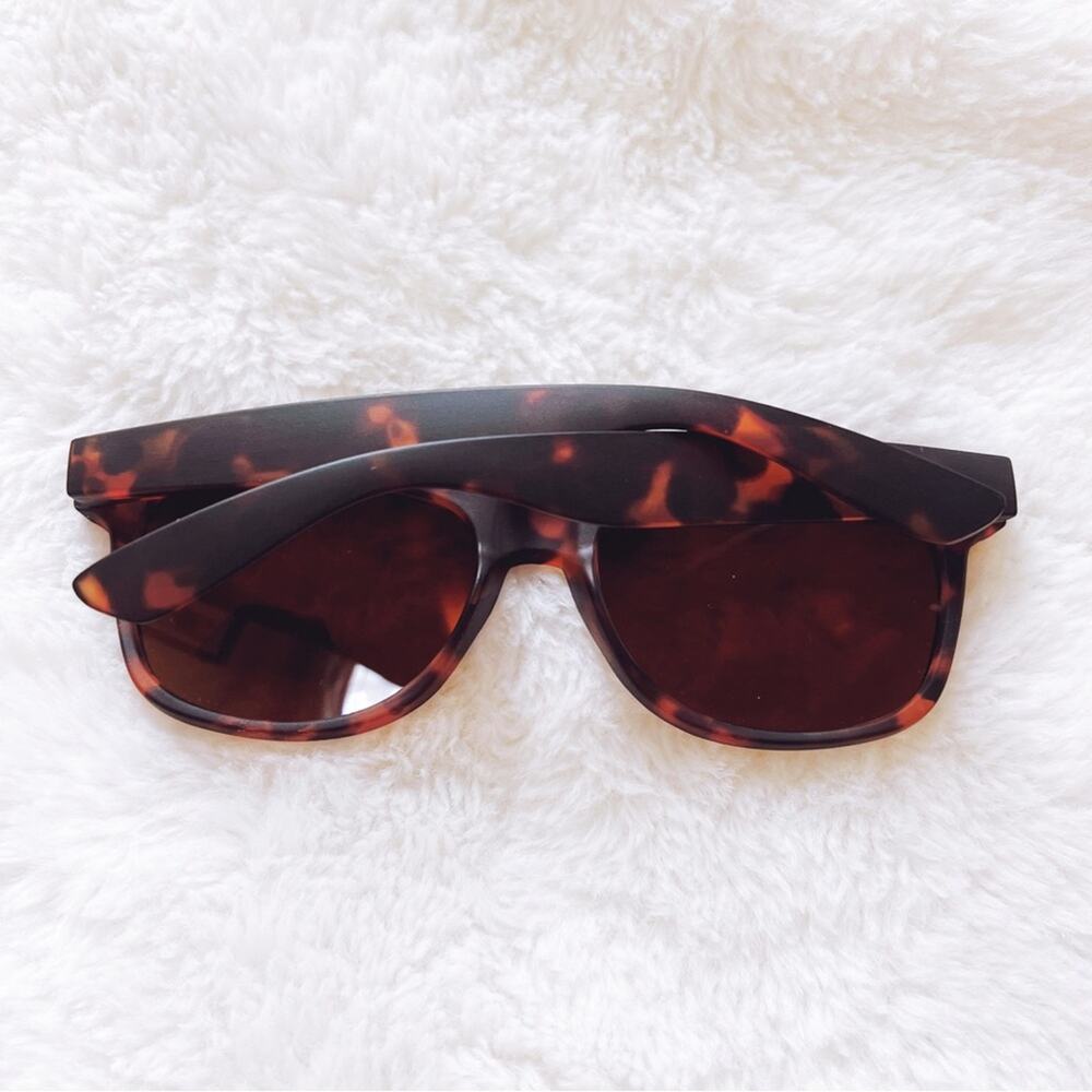 Max Tortoise Brown Polarized Sunglasses - Picture 2 of 9
